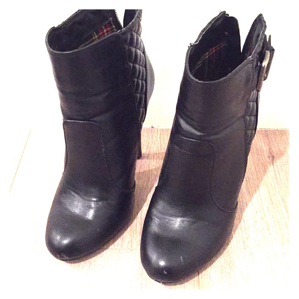 Steve Madden black ankle boots